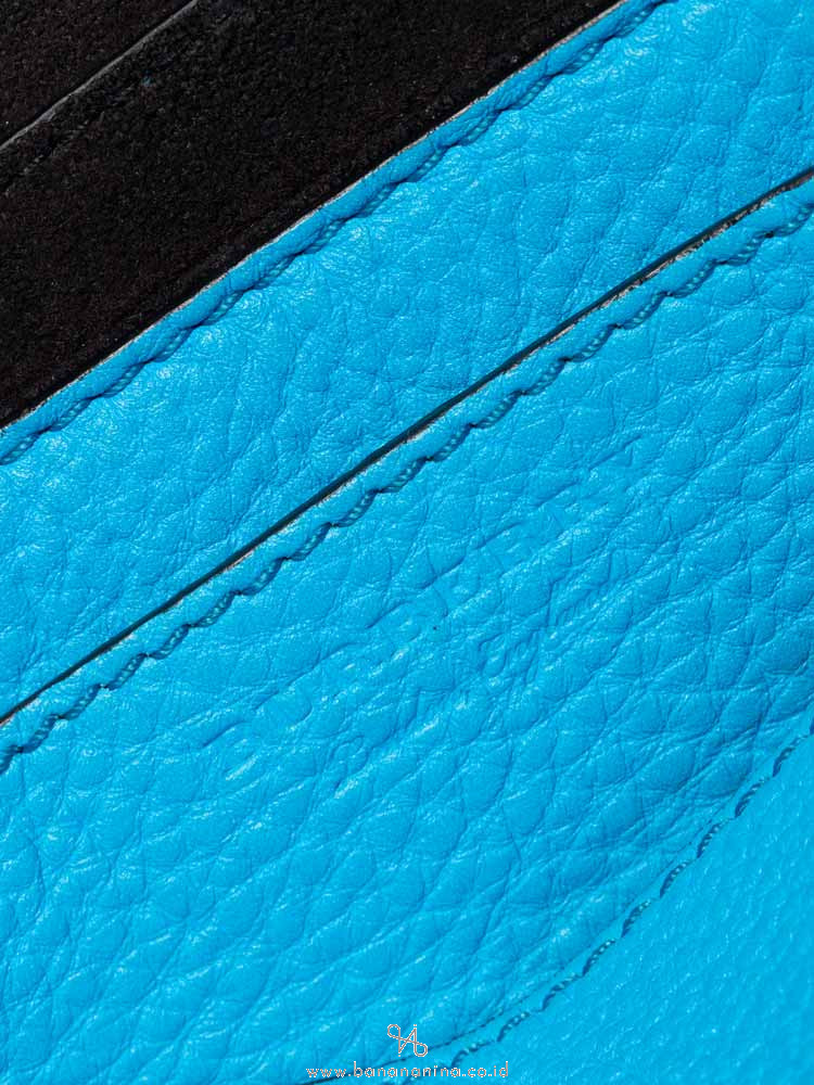 BURBERRY Signature Grain Small Burleigh Crossbody Neon Blue