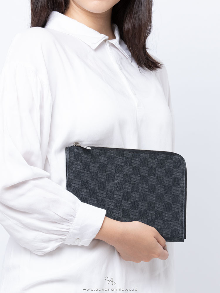 LOUIS VUITTON Damier Graphite Pochette Jour PM