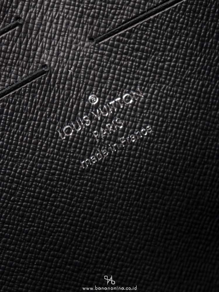 LOUIS VUITTON Damier Graphite Pochette Jour PM