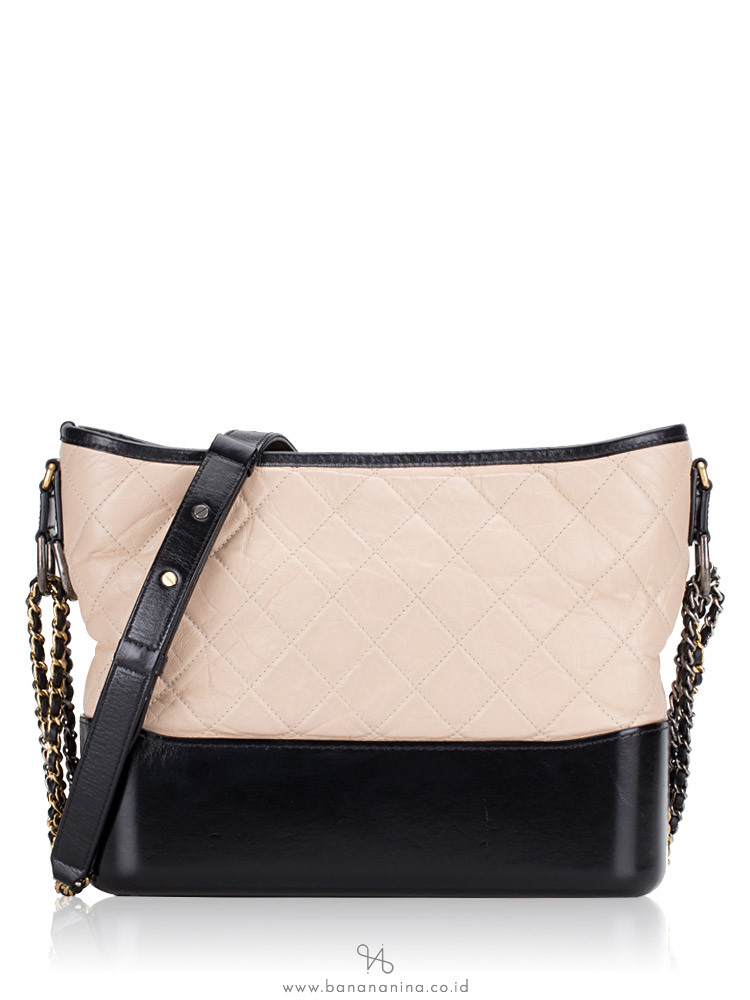 CHANEL Aged Calfskin Quilted Medium Gabrielle Hobo Beige Black