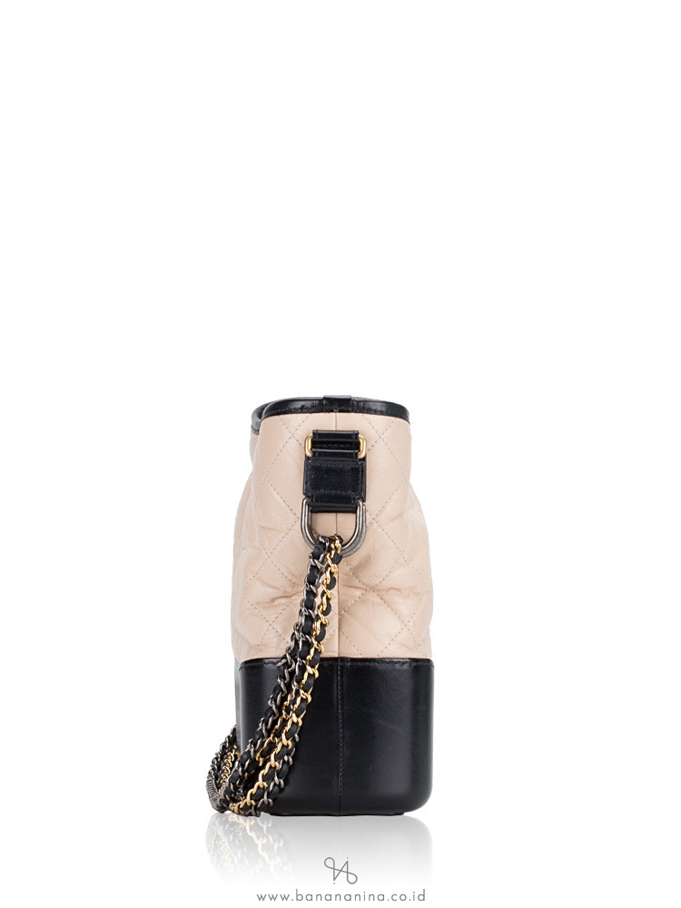CHANEL Aged Calfskin Quilted Medium Gabrielle Hobo Beige Black