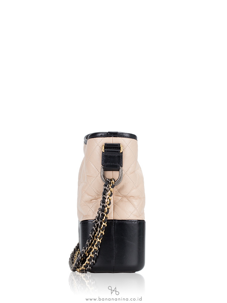 CHANEL Aged Calfskin Quilted Medium Gabrielle Hobo Beige Black