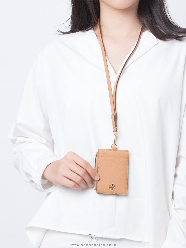 TORY BURCH Emerson Saffiano ID Lanyard Cardamom