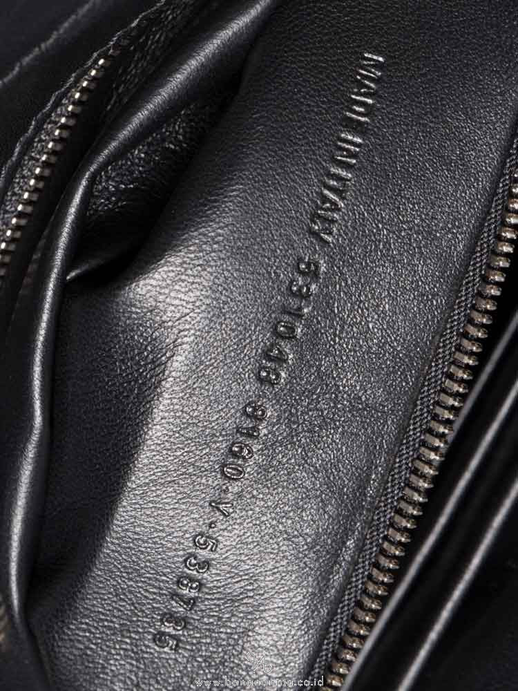 BALENCIAGA Glitter Triangle Duffle XS Argent Noir