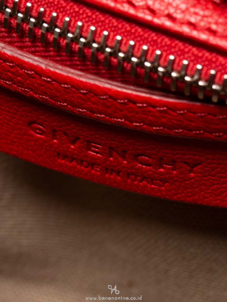 GIVENCHY Sugar Goatskin Mini Antigona Red