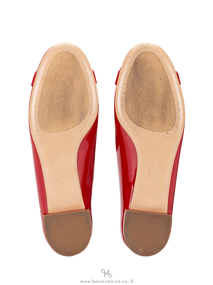 SALVATORE FERRAGAMO Patent Leather Garda 10 Flats Red Sz 5.5