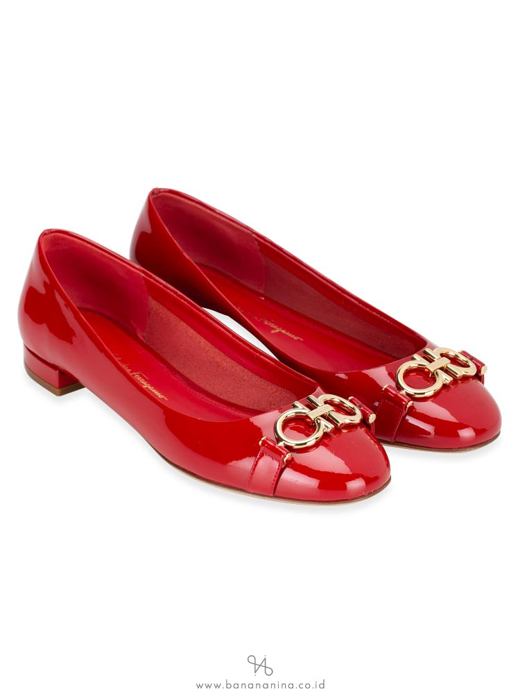 SALVATORE FERRAGAMO Patent Leather Garda 10 Flats Red Sz 5.5