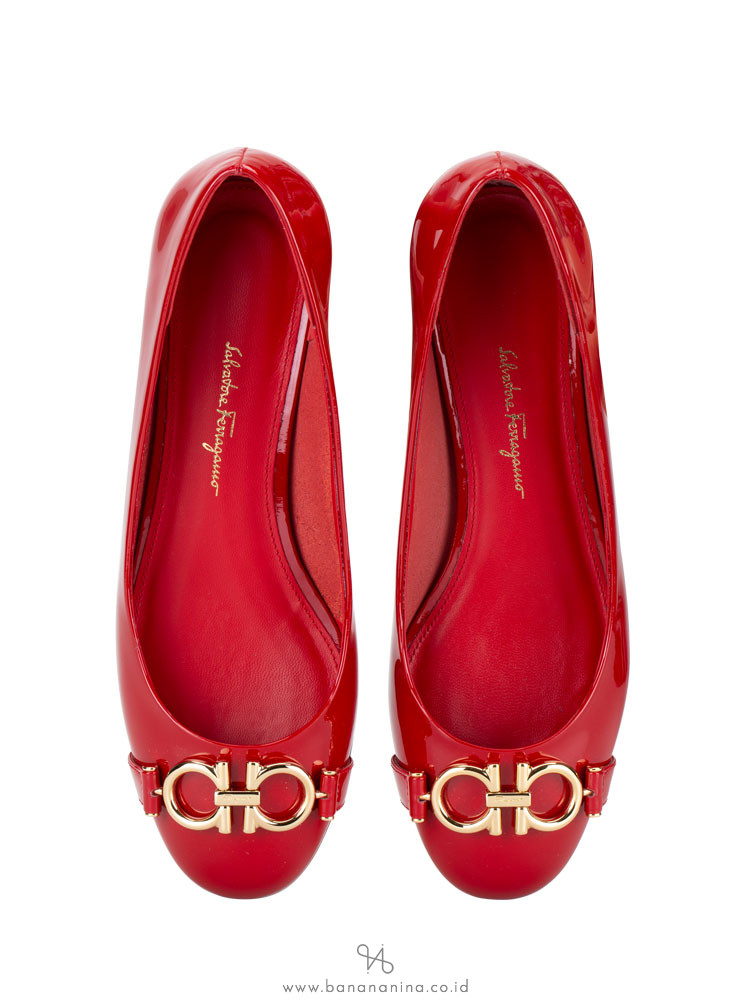 SALVATORE FERRAGAMO Patent Leather Garda 10 Flats Red Sz 5.5