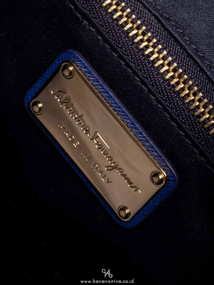 SALVATORE FERRAGAMO Mille Bucket Bag Blue