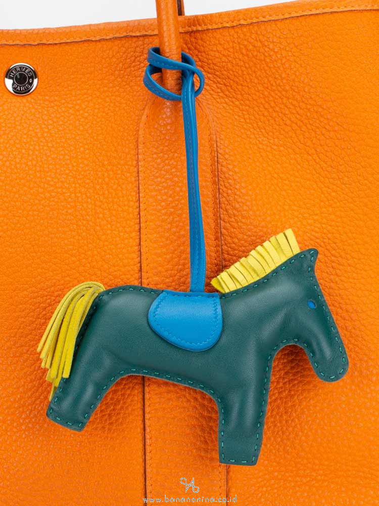 HERMES Gigi Rodeo Horse Charm MM Vert Verone