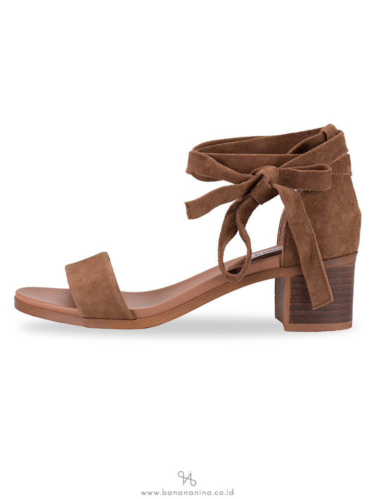 STEVE MADDEN Adjust Suede Pump Chestnut Sz 6
