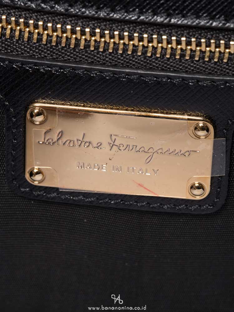 SALVATORE FERRAGAMO Ginny Vara Large Flap Bag Nero