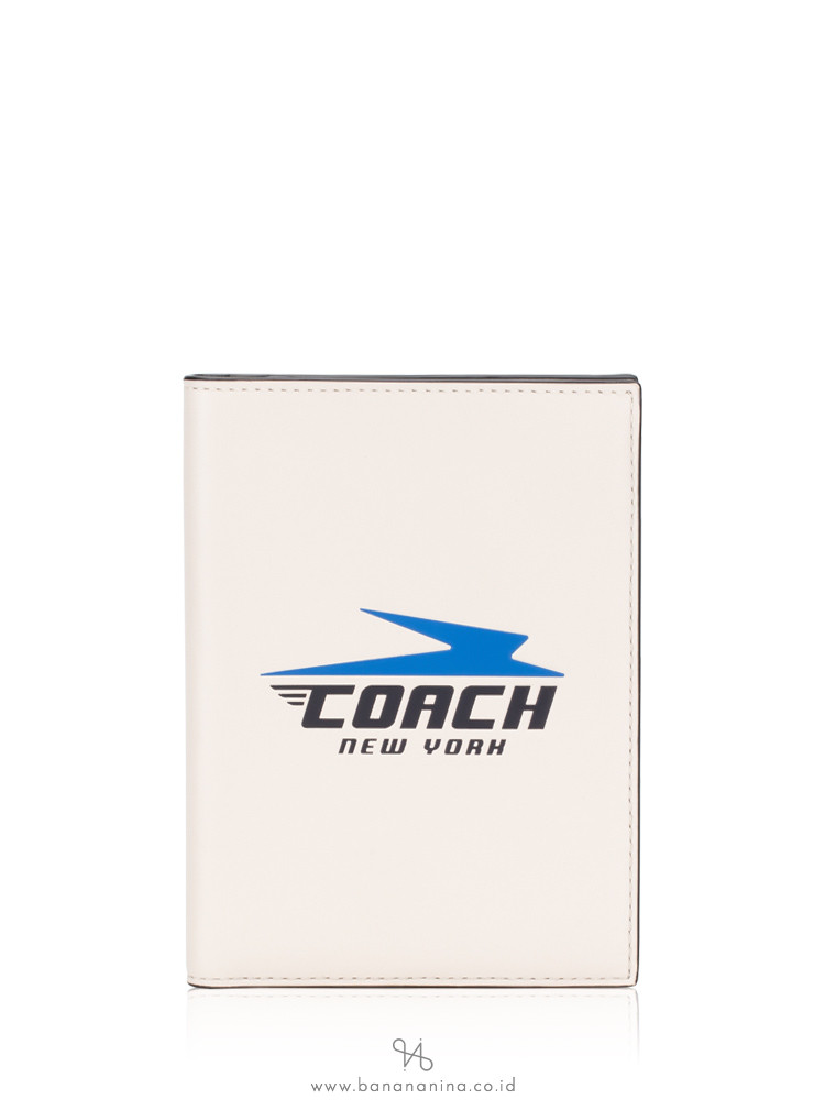 COACH 73082 Vintage Coach Motif Passport Case Chalk Multi