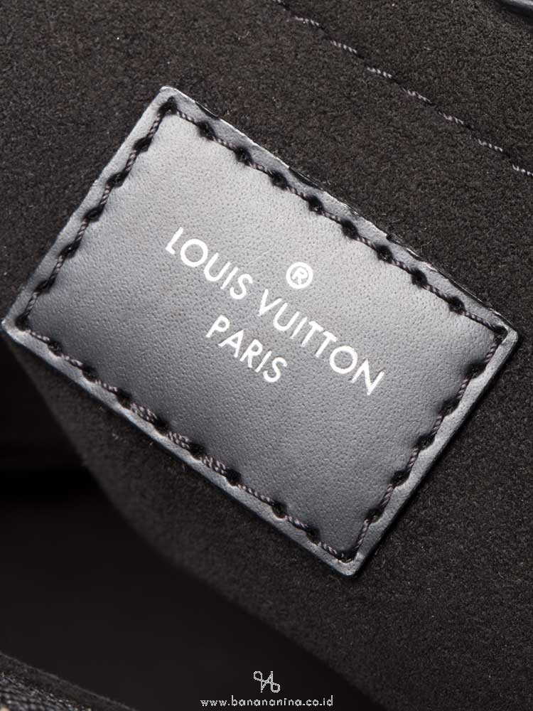LOUIS VUITTON Epi Marly MM Black