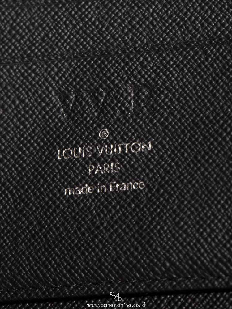 LOUIS VUITTON Taiga Atoll Organizer Ardoise