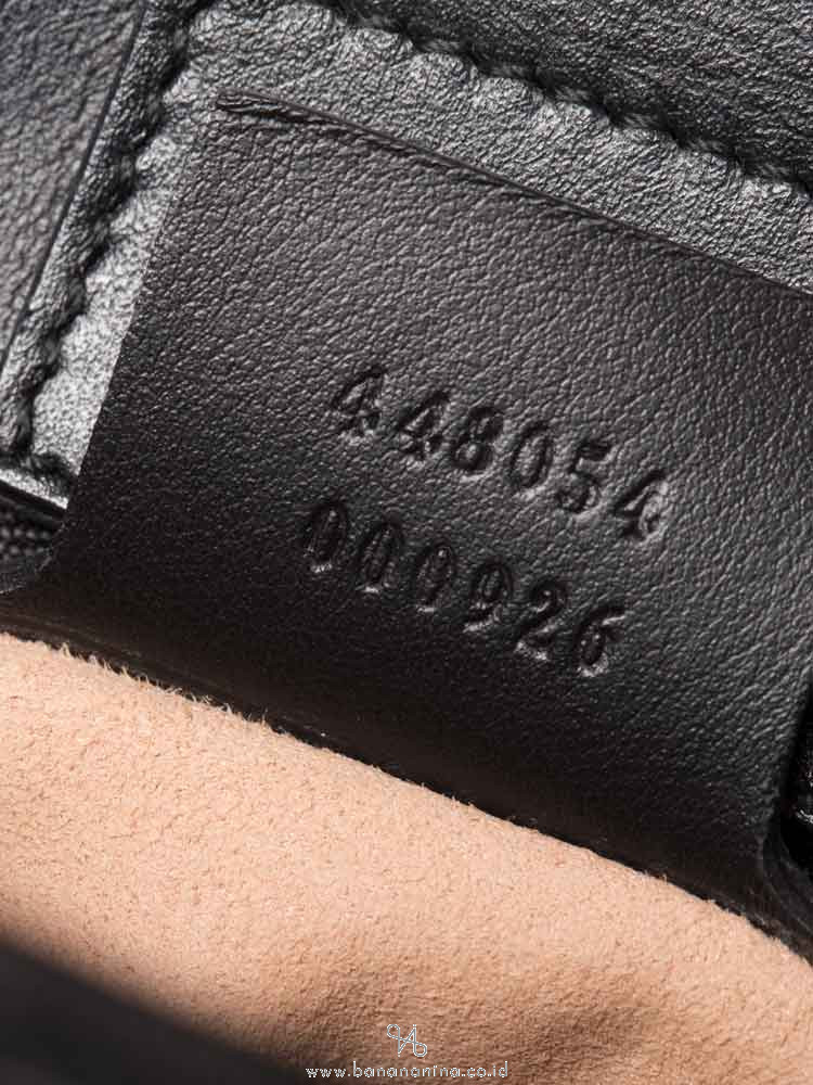 GUCCI GG Marmont Matelasse Small Top Handle Bag Black