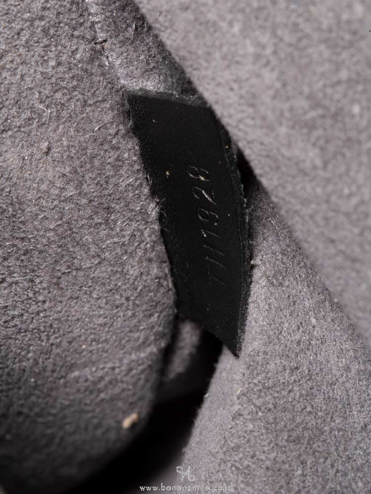 LOUIS VUITTON Epi Jasmin Noir