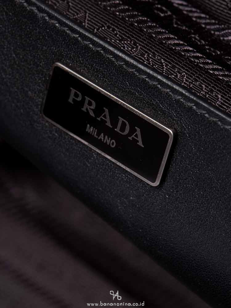 PRADA BN2762 City Calf Twin Pocket Satchel Nero
