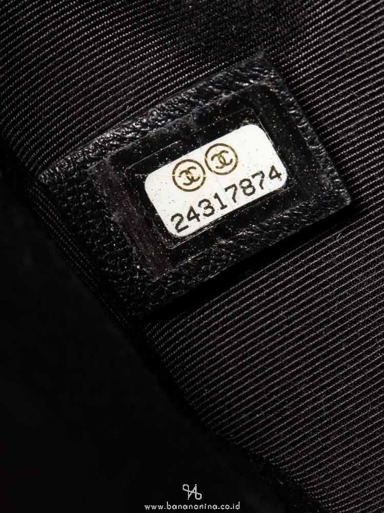 CHANEL Lambskin Old Medium Boy Flap Bag Black