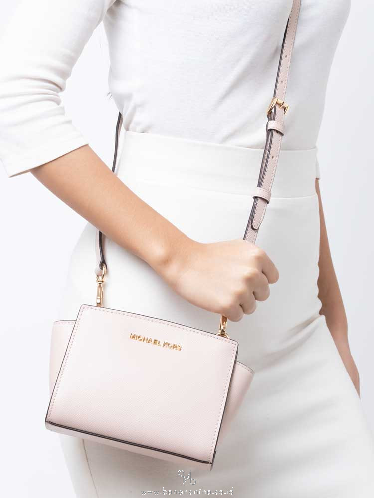 MICHAEL KORS Selma Mini Messenger Soft Pink