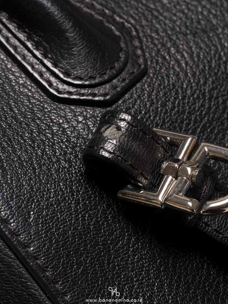 GIVENCHY Sugar Goatskin Mini Antigona Black