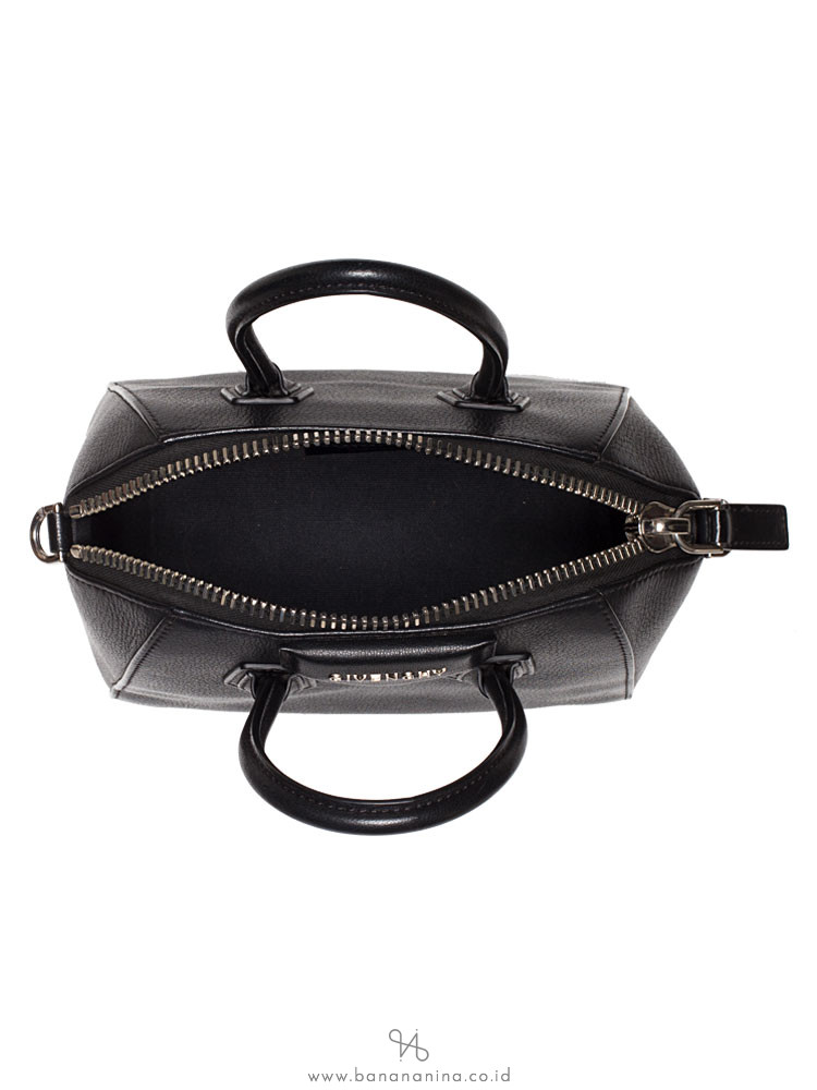 GIVENCHY Sugar Goatskin Mini Antigona Black