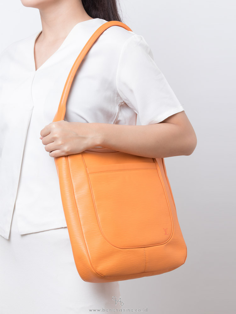 LOUIS VUITTON Epi Salabha Mandarin