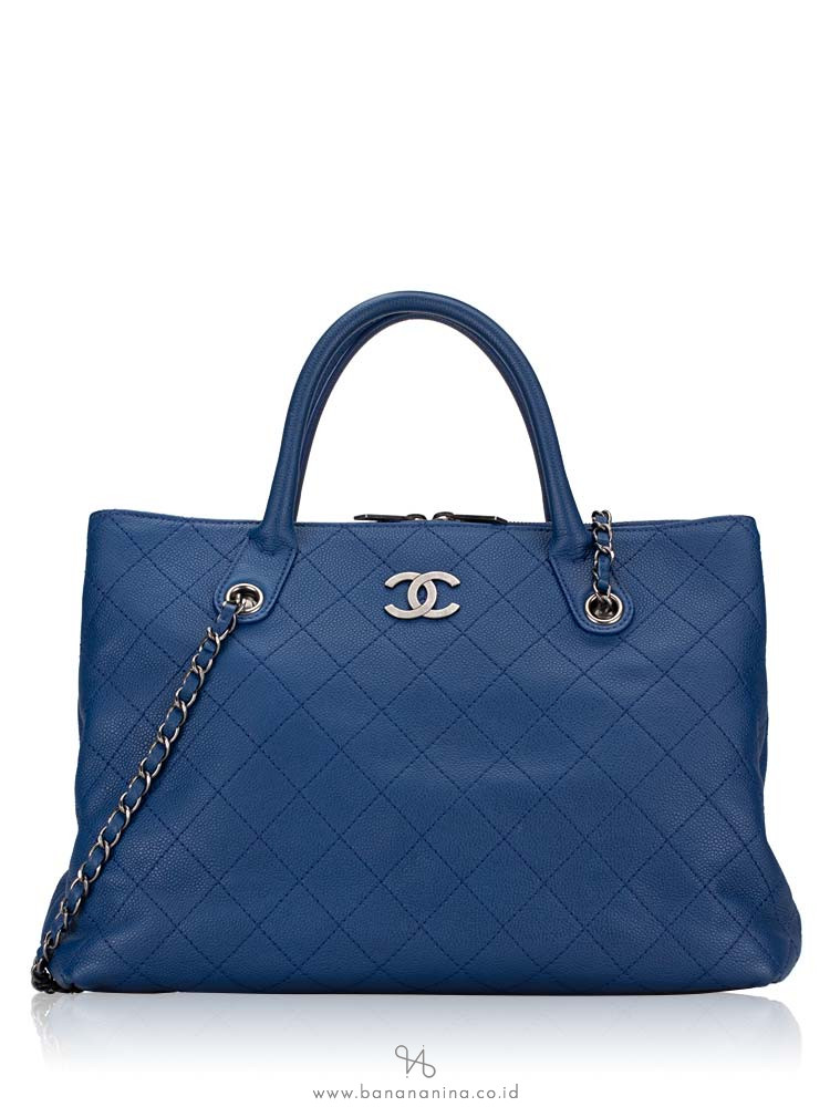 CHANEL Quilted Grained Calfskin Urban Shopping Tote Blue