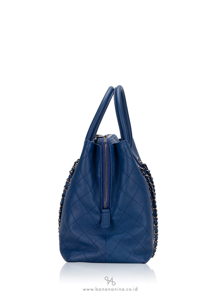 CHANEL Quilted Grained Calfskin Urban Shopping Tote Blue