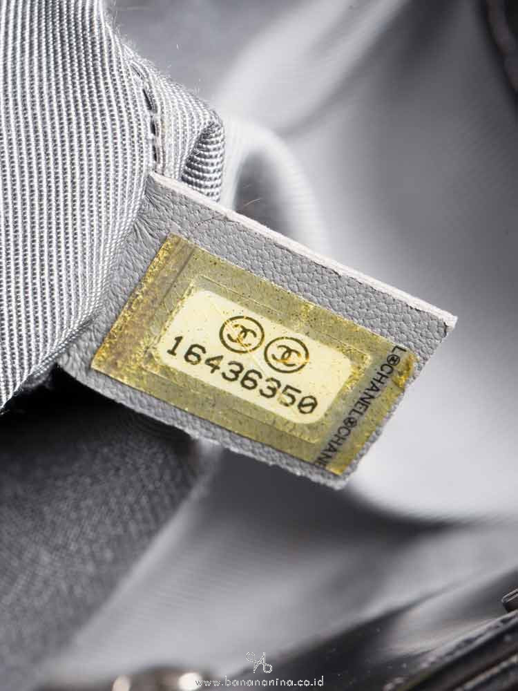 CHANEL Lambskin Boy Reverso Shopping Black