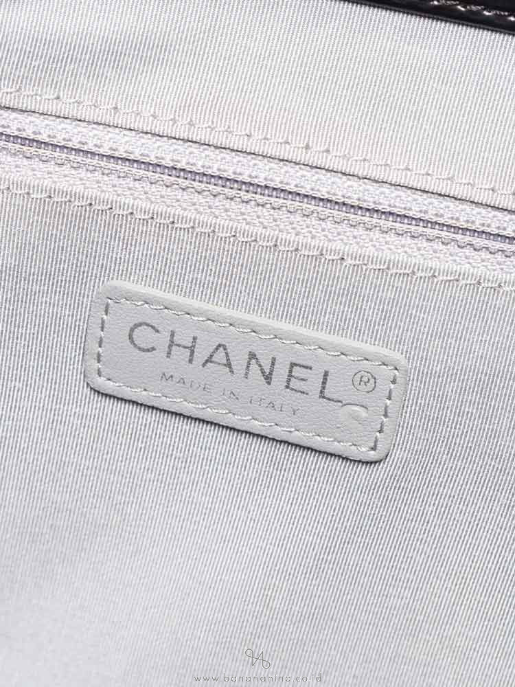 CHANEL Lambskin Boy Reverso Shopping Black
