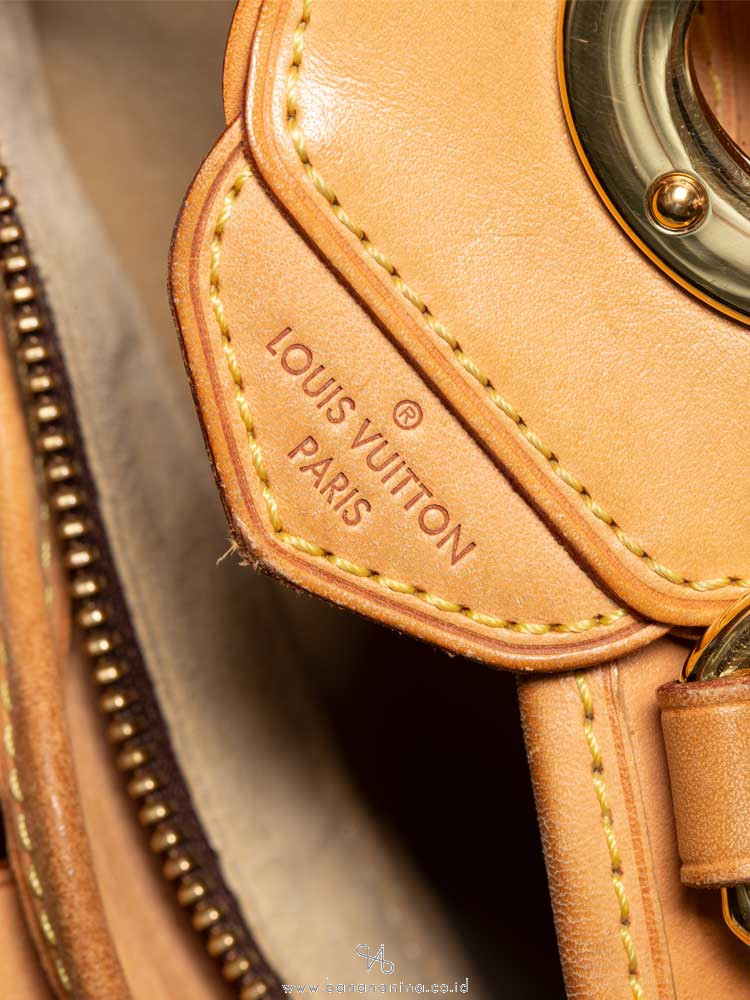 LOUIS VUITTON Monogram Boetie MM