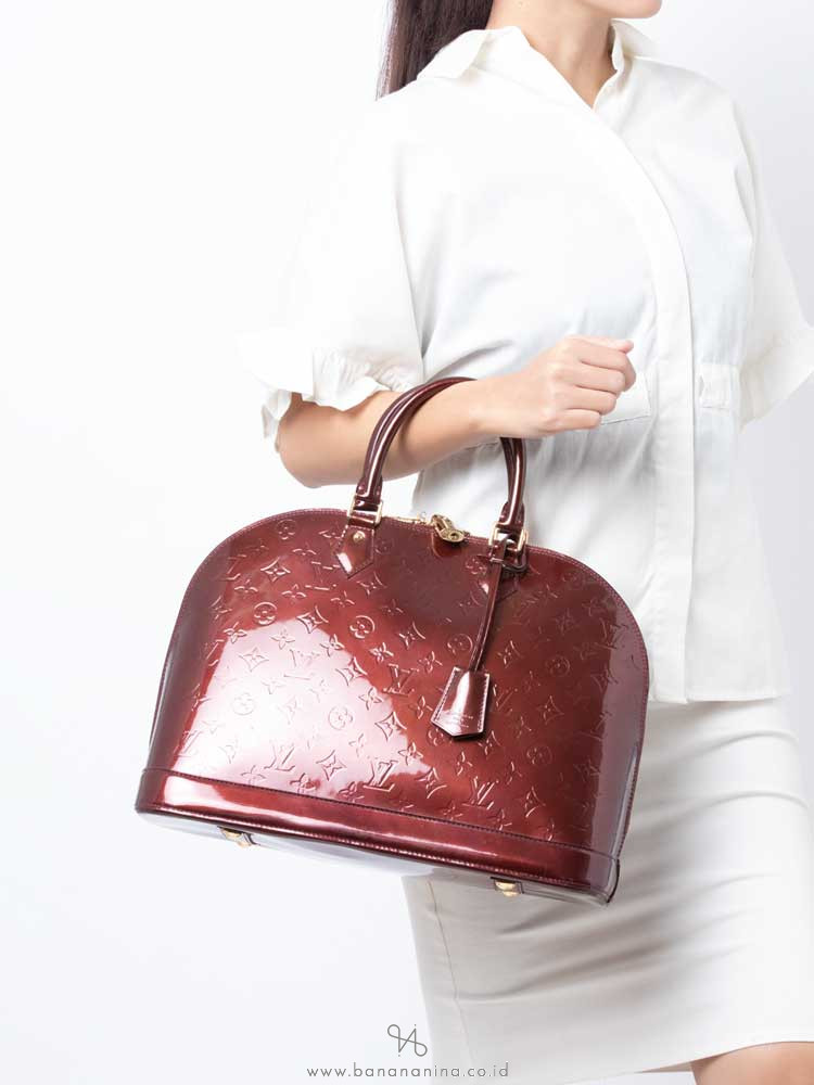 LOUIS VUITTON Monogram Vernis Alma GM Rouge Fauviste