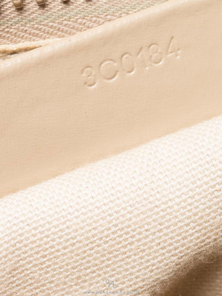 GIVENCHY Shiny Lord Medium Antigona Light Beige