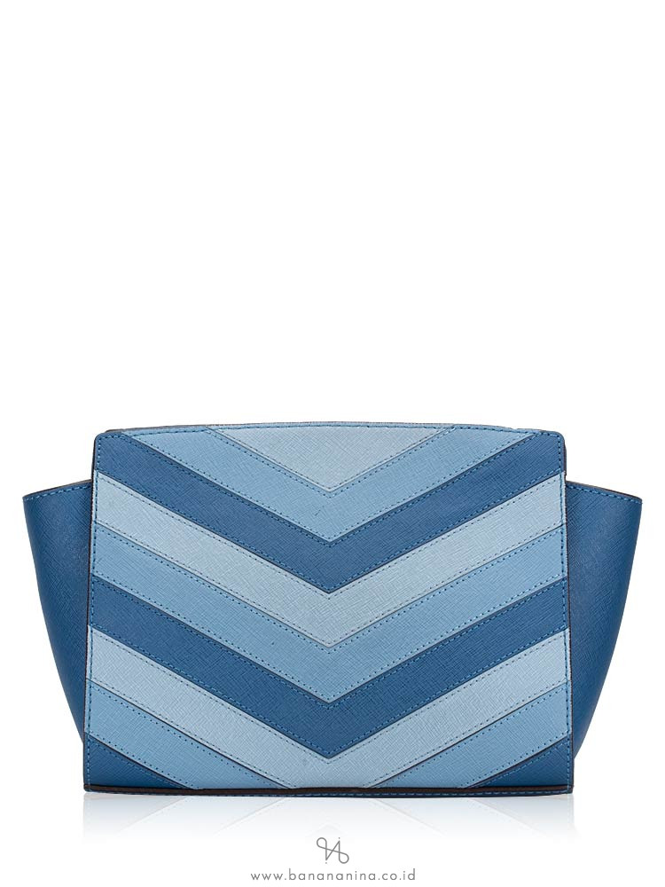 MICHAEL KORS Selma Medium Chevron Messenger Sky