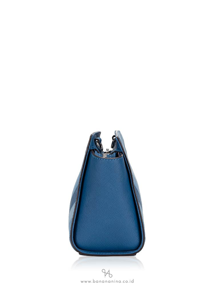 MICHAEL KORS Selma Medium Chevron Messenger Sky
