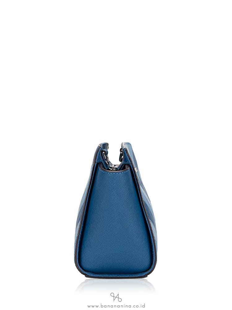 MICHAEL KORS Selma Medium Chevron Messenger Sky