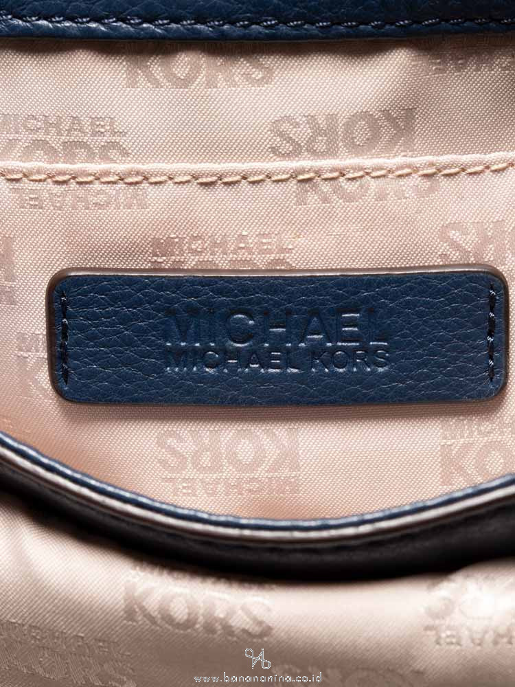 MICHAEL KORS Hamilton Small Shoulder Flap Admiral