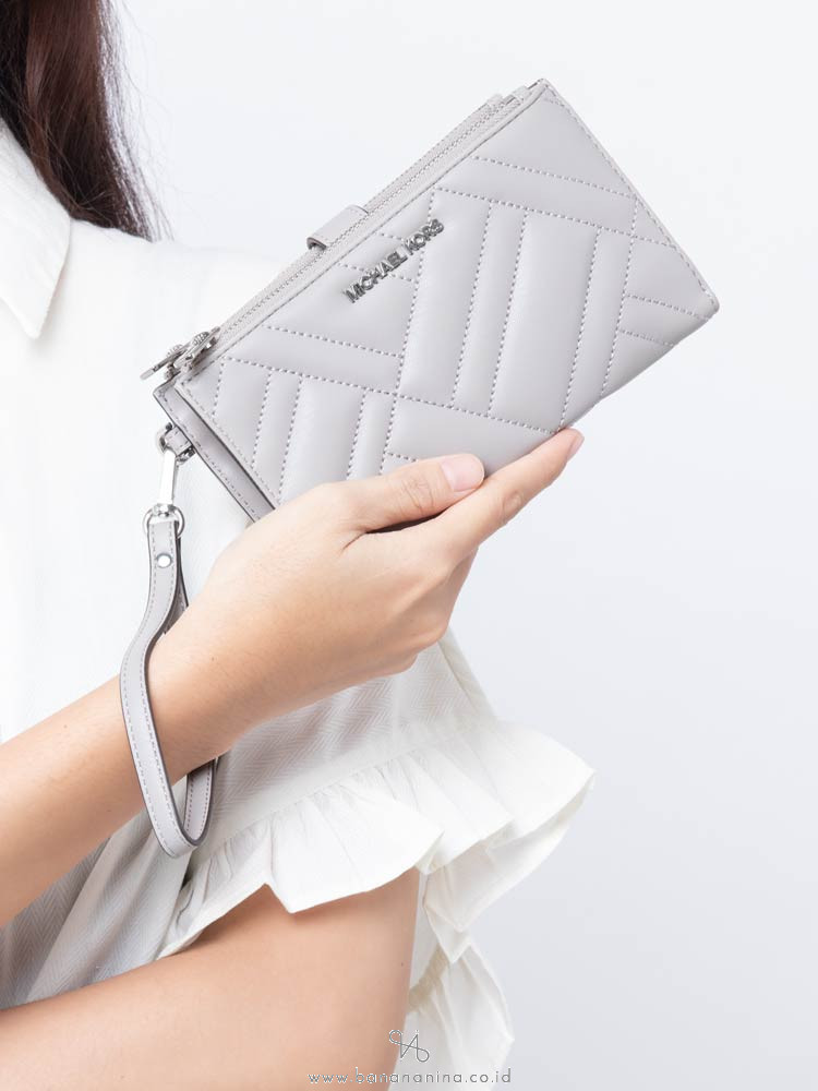 MICHAEL KORS Peyton Double Zip Large Wristlet Pearl Grey