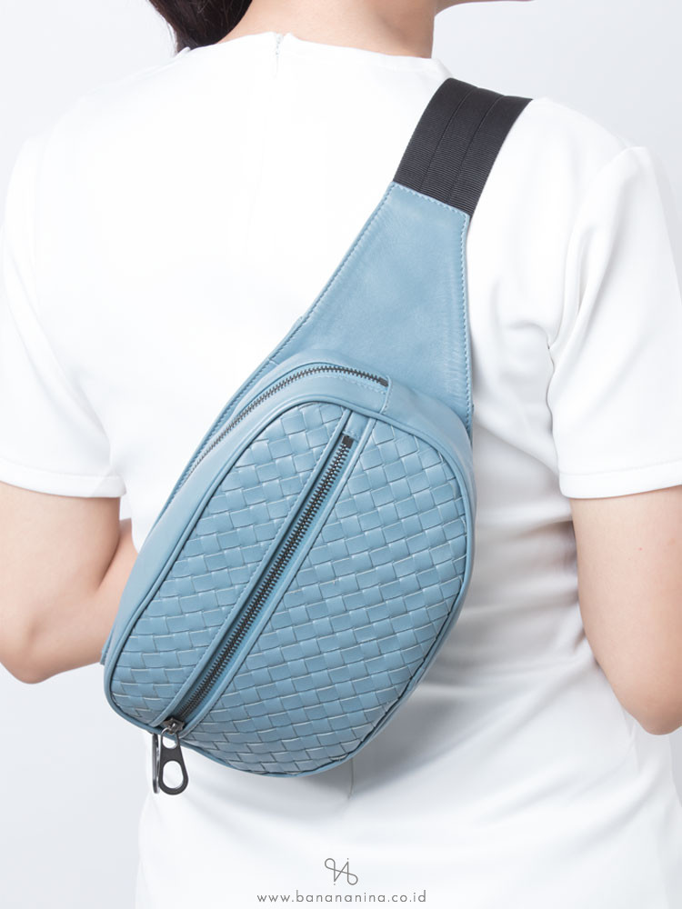 BOTTEGA VENETA Intrecciato Nappa Belt Bag Tweedia