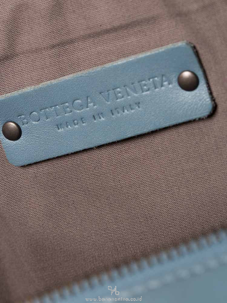 BOTTEGA VENETA Intrecciato Nappa Belt Bag Tweedia
