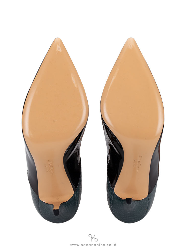 SALVATORE FERRAGAMO Rema Ankle Strap Heels Nero Petrolio Sz 9