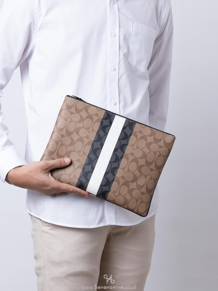 Coach Large Pouch In Signature Canvas 2024 favors