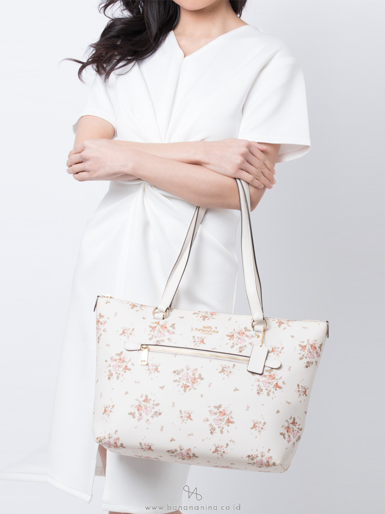 Gallery tote with clearance rose bouquet print interior