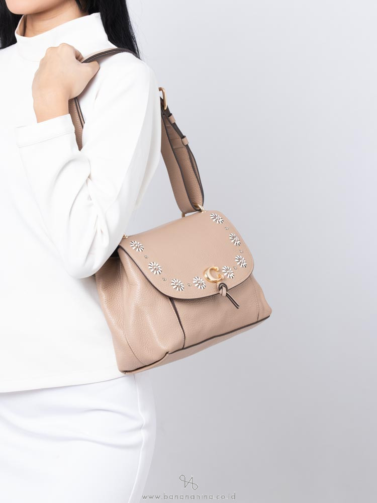 coach remi shoulder bag with whipstitch daisy applique