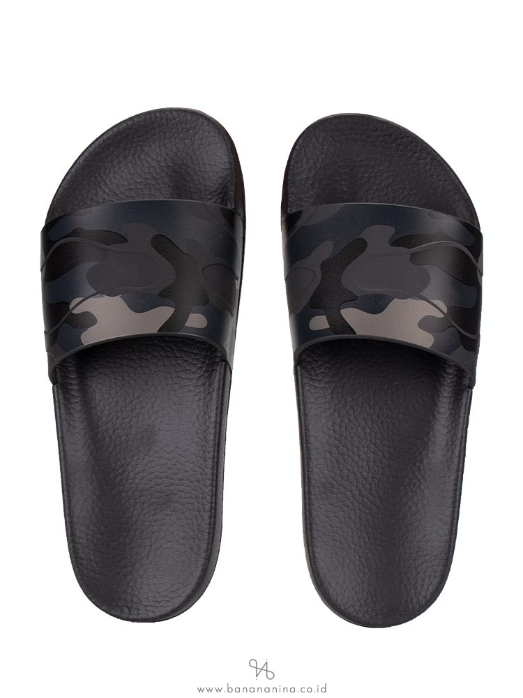 valentino sliders camo