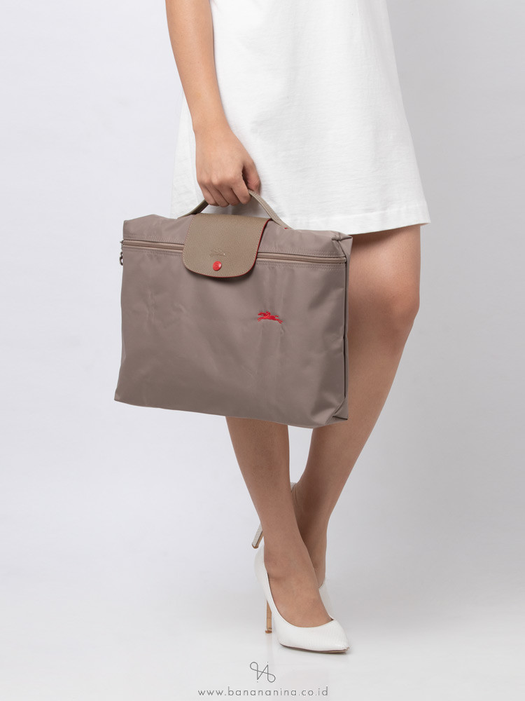 Longchamp le pliage document store holder