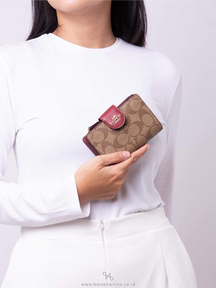 banananina coach wallet