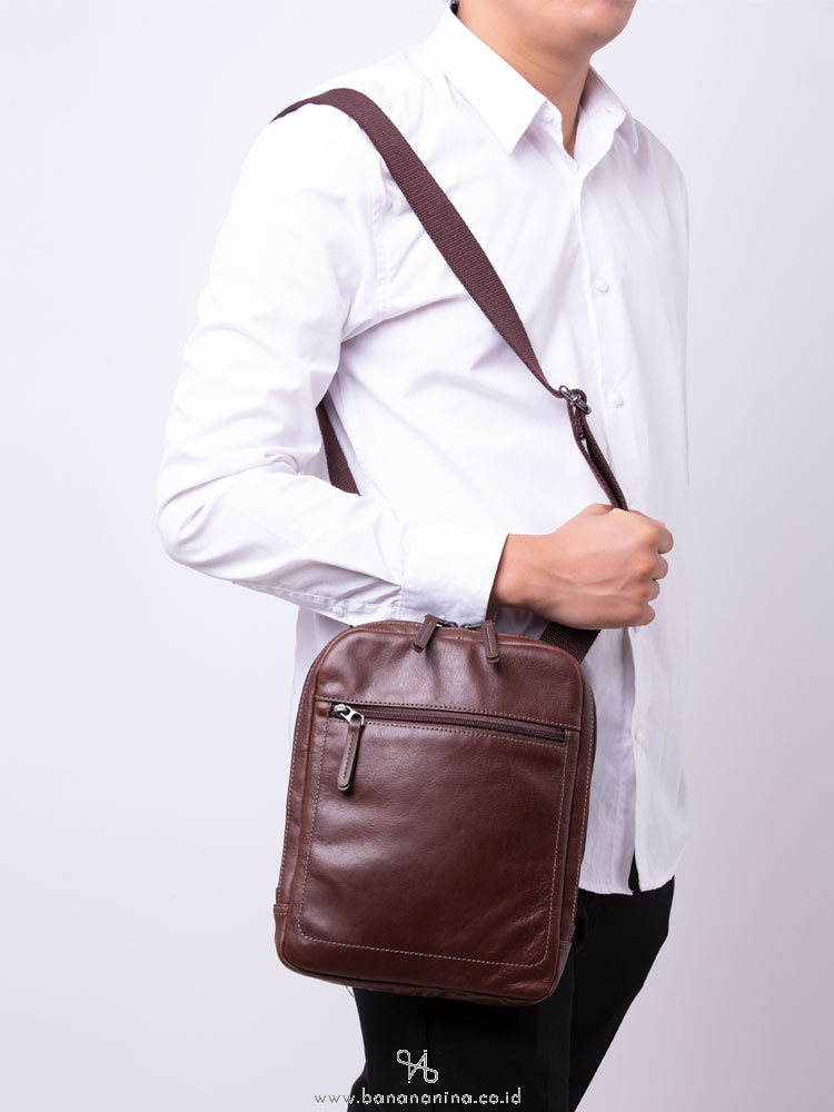 Men SBG1249201 Kenton Courier Dark Brown