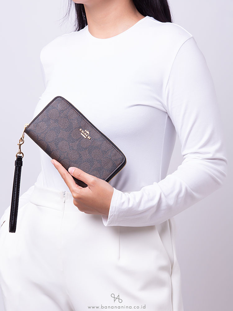 banananina coach wallet